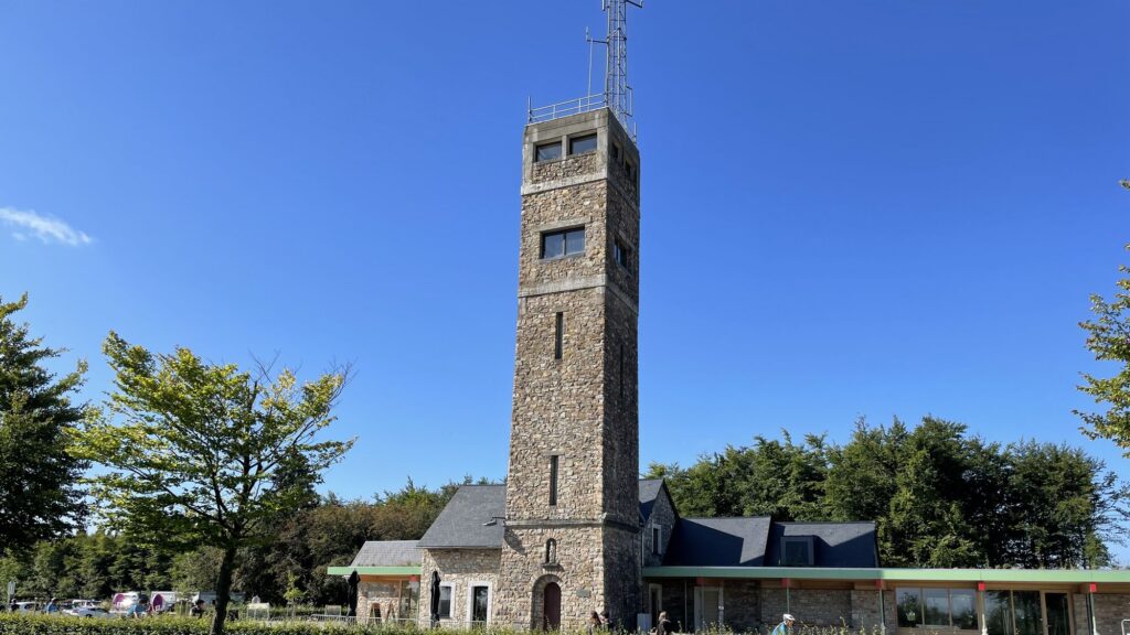 La tour du Signal de Botrange, tout près de la brasserie